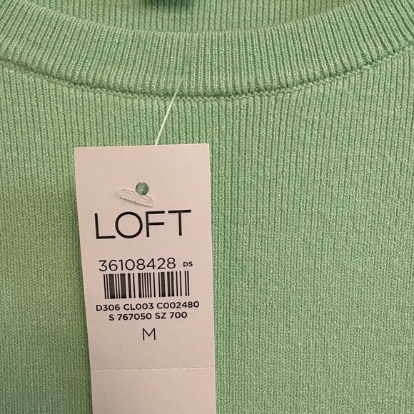 Loft NWT green sweater size medium - Picture 2 of 4